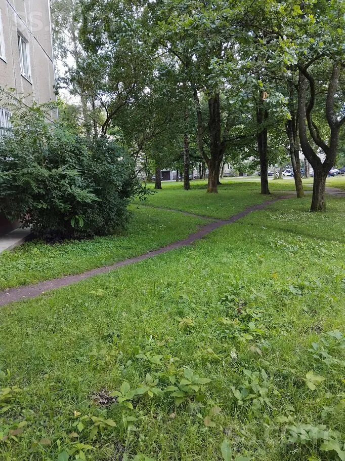 Aed - 2-Bedroom Apartment with Balcony in Riga