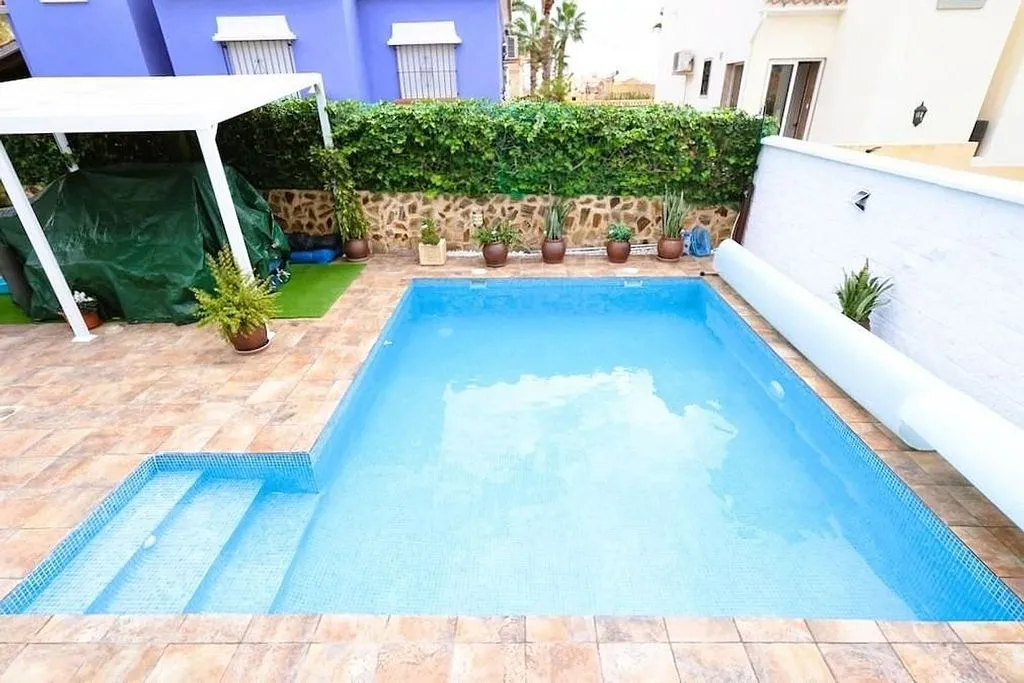 Piscine - Luxury Villa with Pool in Villamartin