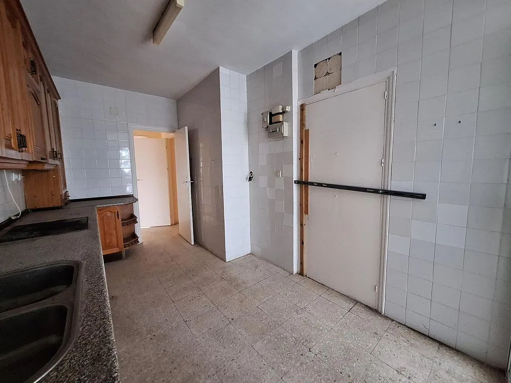 Cucina - Flat with Terrace and Balcony in West