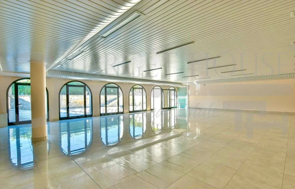 Pièces - Lakefront Villa with Private Garden in Verbania