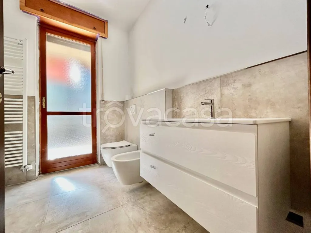 Salles de bain - Apartment with Balcony and Parking in Cuneo