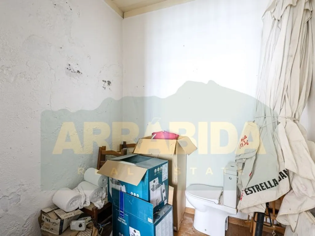 Salles de bain - Luxury Apartment Complex for Renovation in Sesimbra