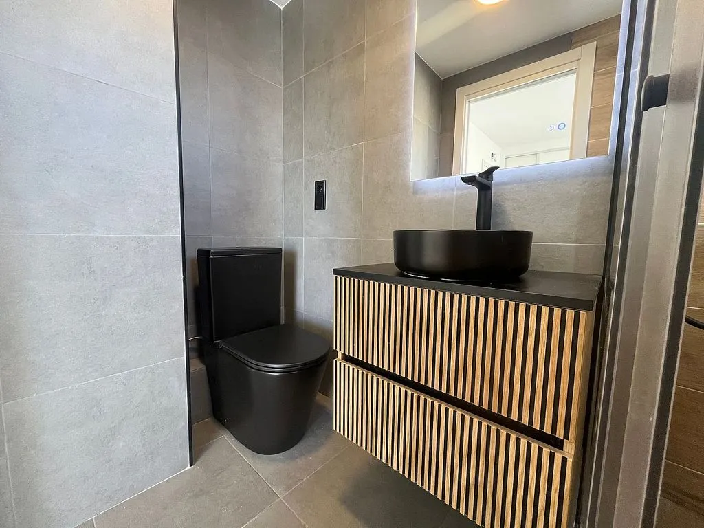 Bathrooms - Apartment with Terrace in Canillas, Madrid