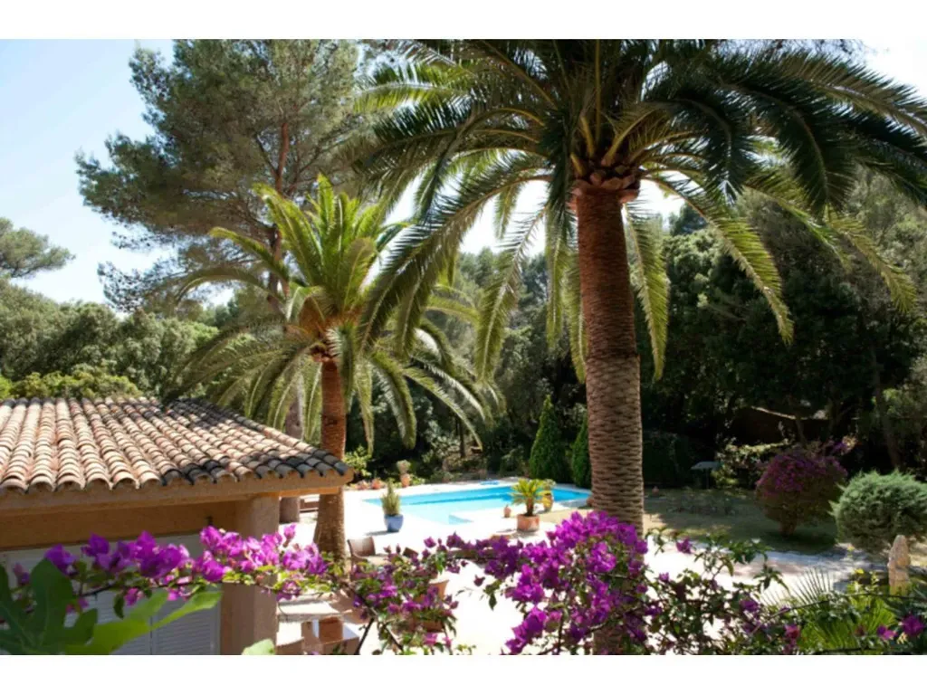 Bassein - Rustic Chalet with Pool in Formentor