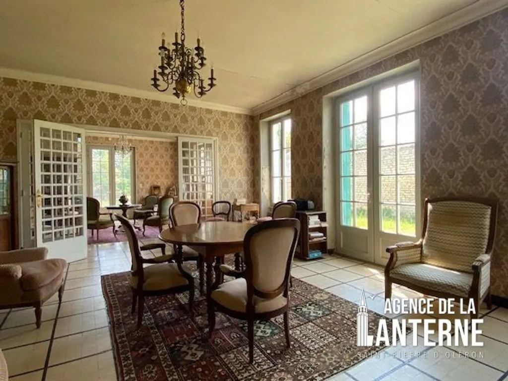 Dining Room - Luxury House with Garden in Saint-Pierre-d'Oléron