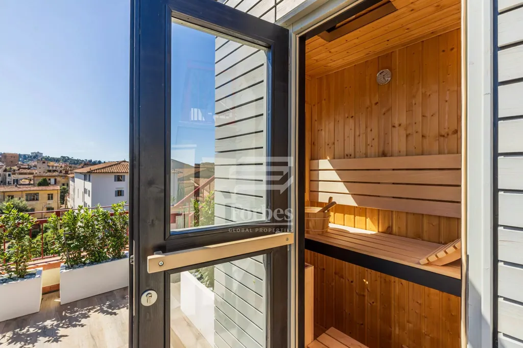 Terrasse - Renovated Penthouse with Panoramic Terrace in Florence