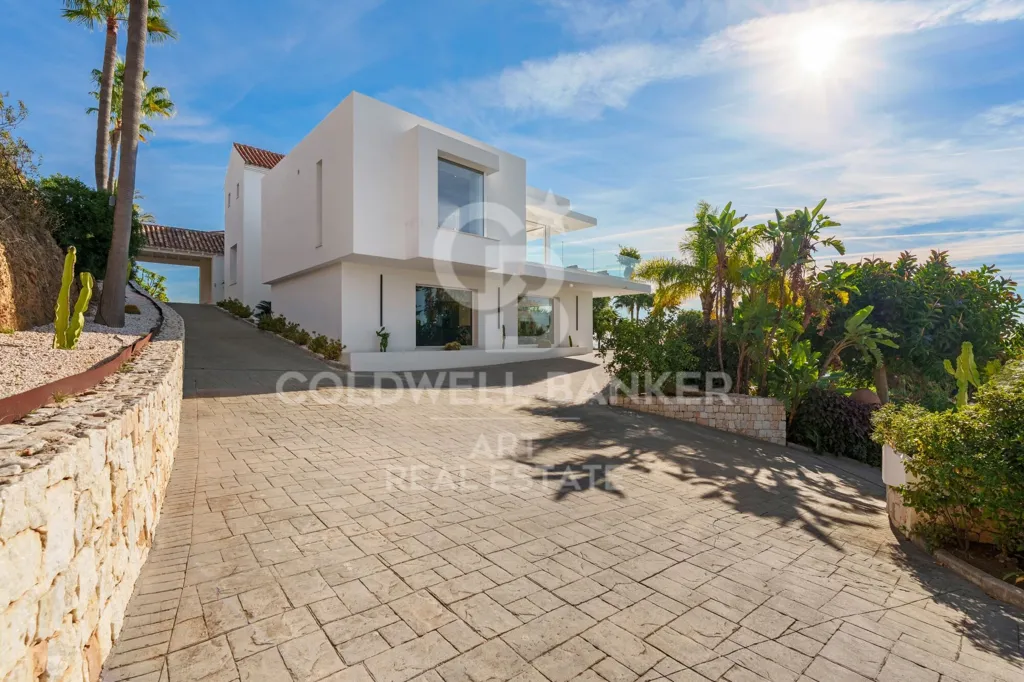 Välivaade - Contemporary Mediterranean Villa with Panoramic Views in Benahavís