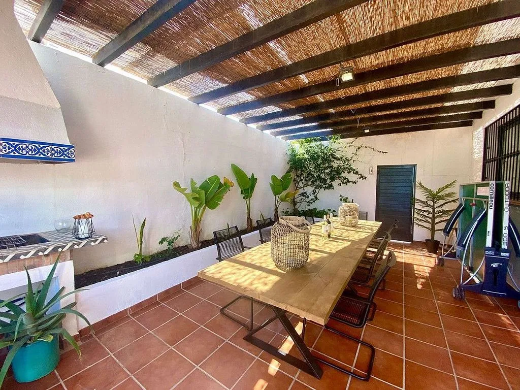 Terrass - Chalet with Pool and Terrace in Casco Antiguo