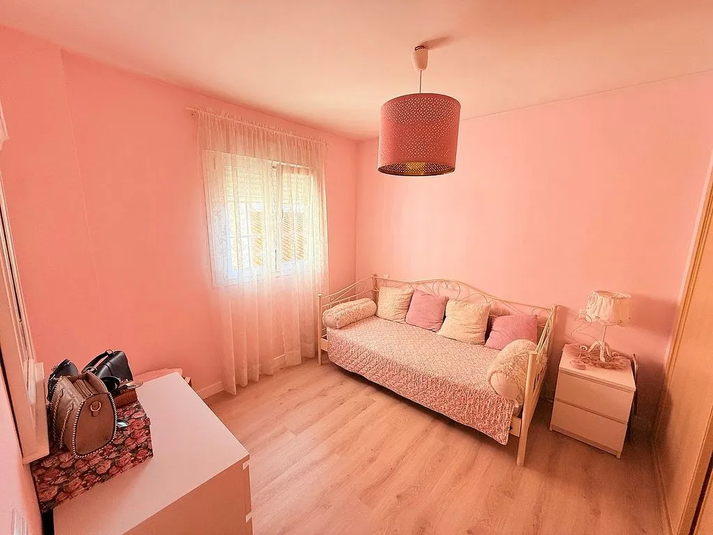 Chambres - Duplex with Garage in Esquivias