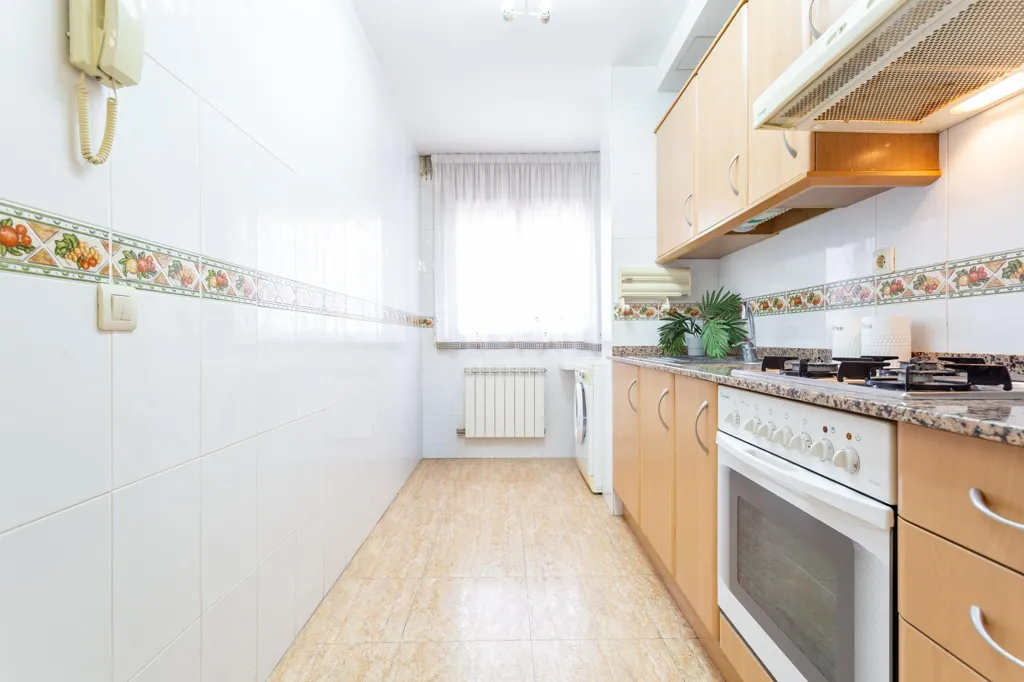 Cucina - Flat with Balcony in Central Reus