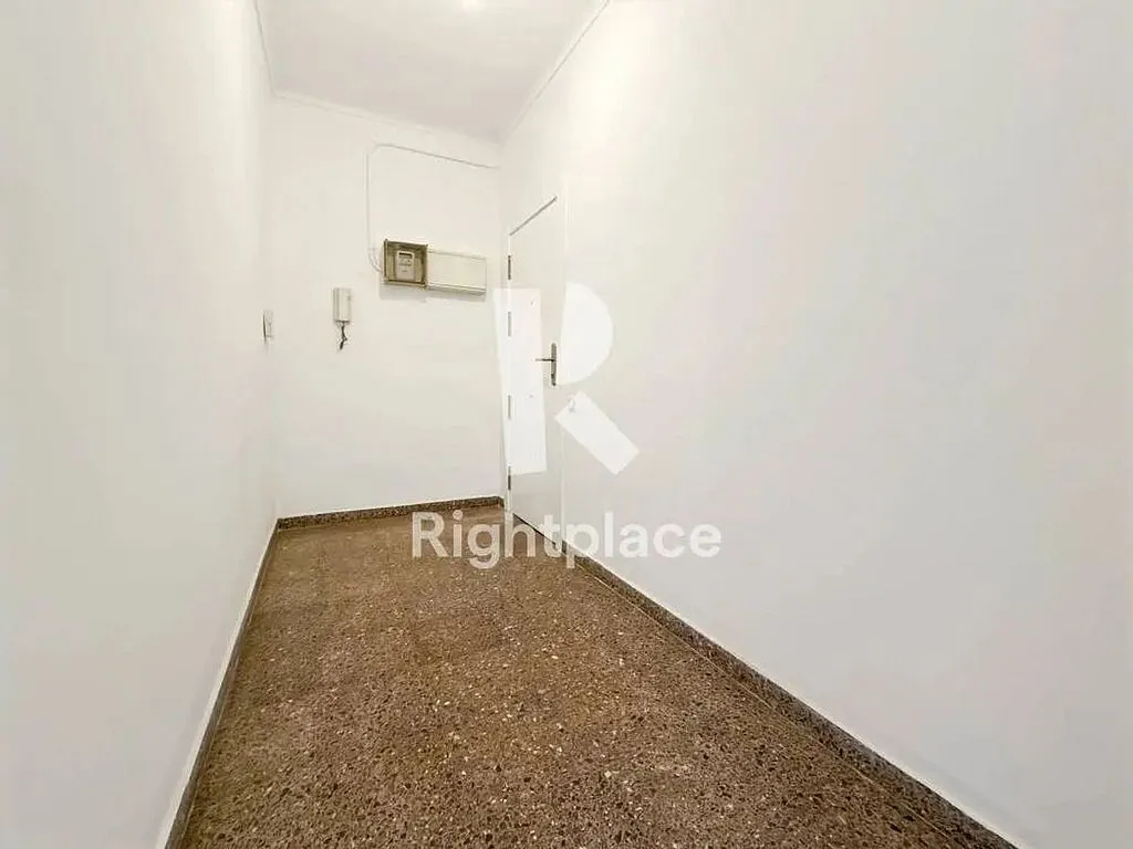 Entrée - Apartment with Balcony and Terrace in La Nova Esquerra de l'Eixample