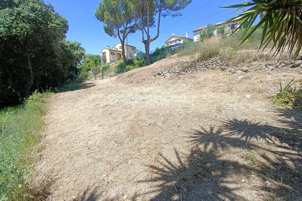 Giardino - Buildable Land with South-West Exposure in Pégomas