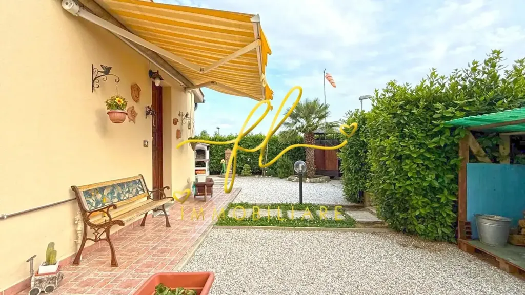 Terrazza - Quadrilocale with Garden in Cecina