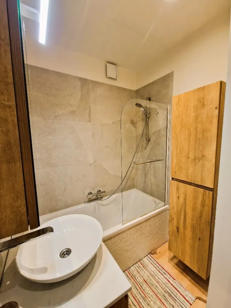 Bathrooms - Apartment with Sea View on La Panne Digue