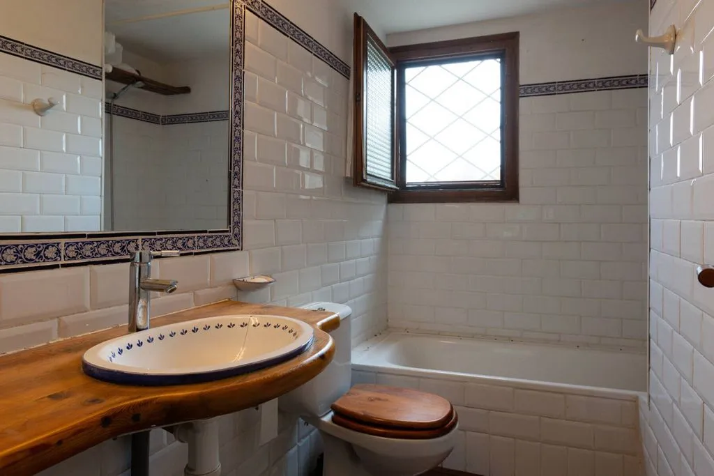 Vannitoad - Detached House with Pool in Vallromanes