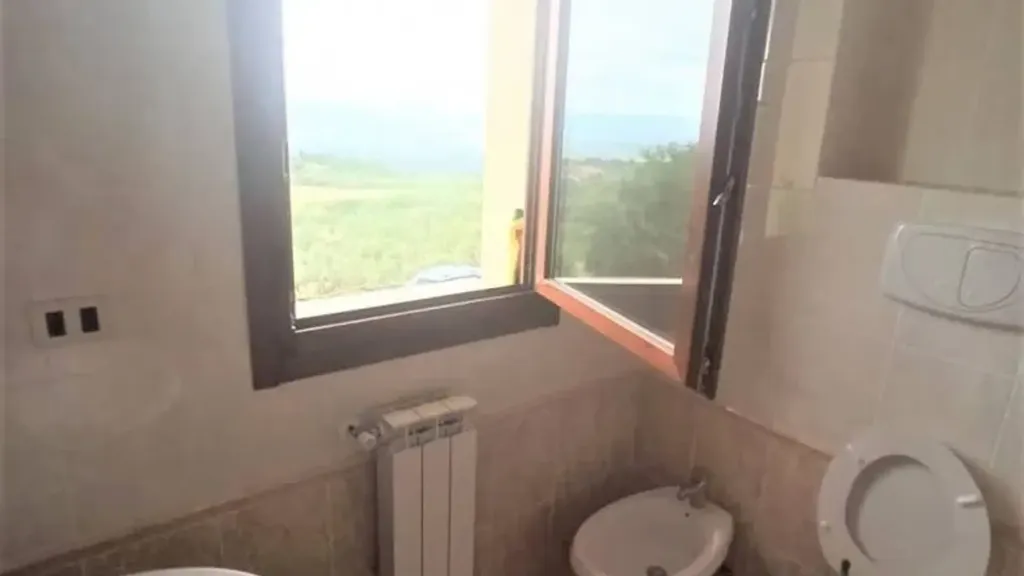 Salles de bain - Semi-detached Villa with Garden in Reggello