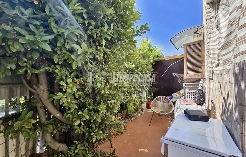 Terrass - Rustic Villa with Garden in Castagnola, Massa
