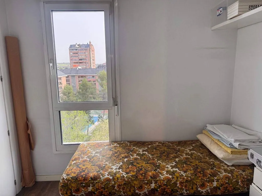 Bedrooms - Luxury Flat with Pool on Arroyofresno Street, Madrid