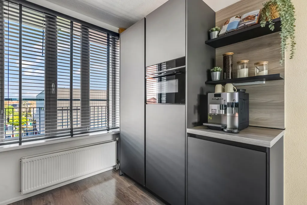 Köök - Luxury Corner Penthouse with Large Terrace in Almere