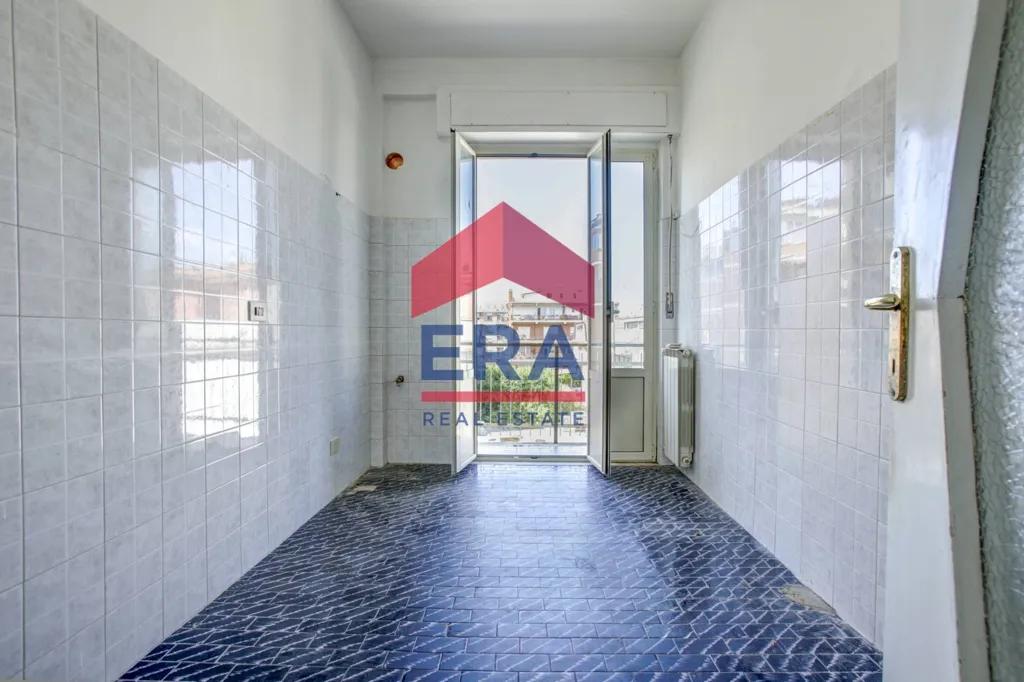 Entrée - Apartment to Renovate in Central Pomezia