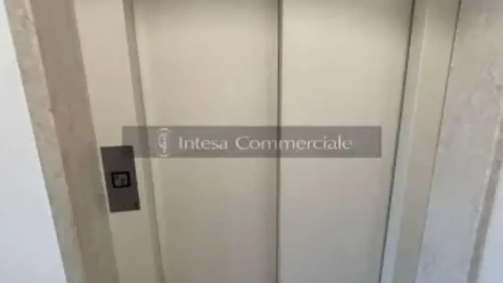 Esik - Penthouse with Rooftop Terrace near Brescia Centre