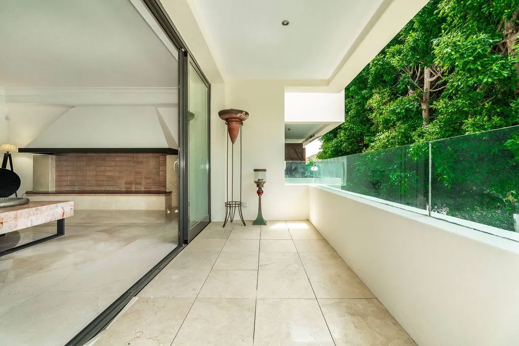 Terrass - Luxury Flat with Pool Views in Marbella East