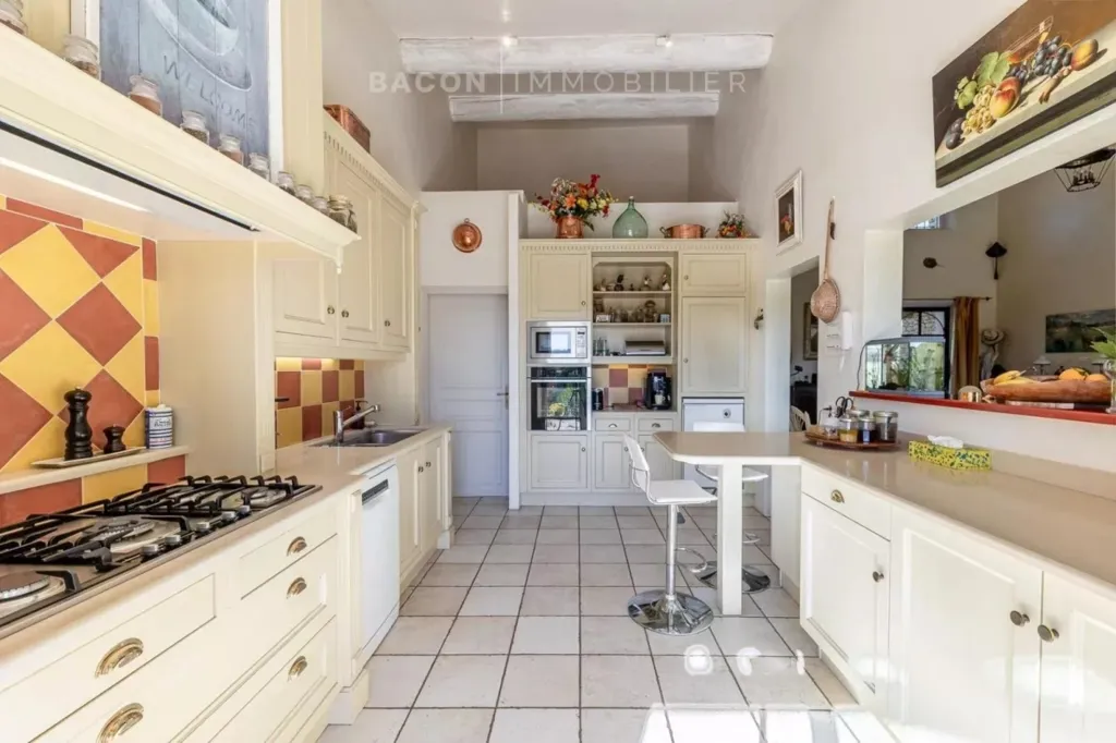 Cuisine - Propriété avec Vue et Piscine près de Saint-Saturnin-lès-Apt