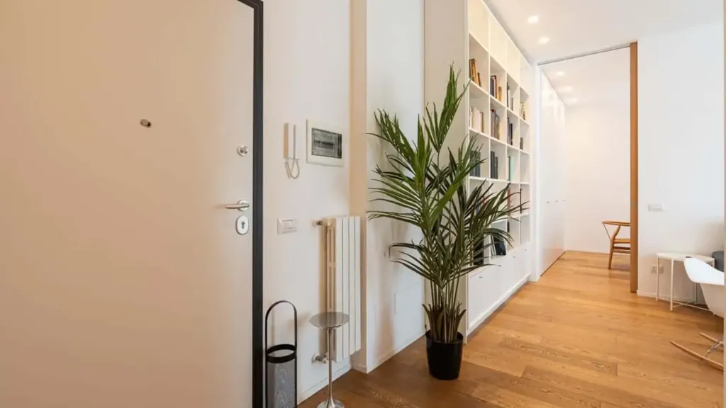 hallway_entrance
