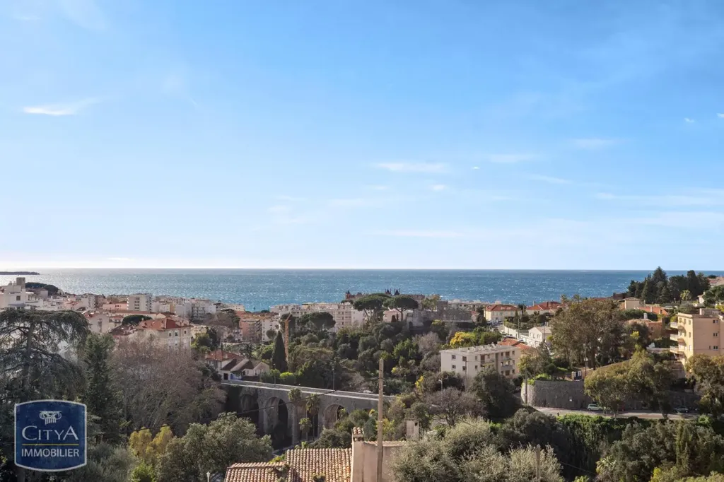 Rõdu - Apartment with Sea View in Cannes Centre