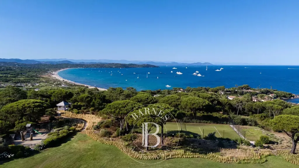 Õhuvaade - Secluded Villa with Sea View in Ramatuelle