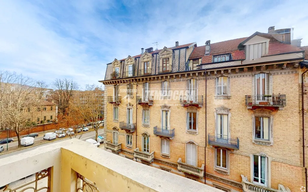 Balcony - Signorile Apartment with Four Balconies in Crocetta