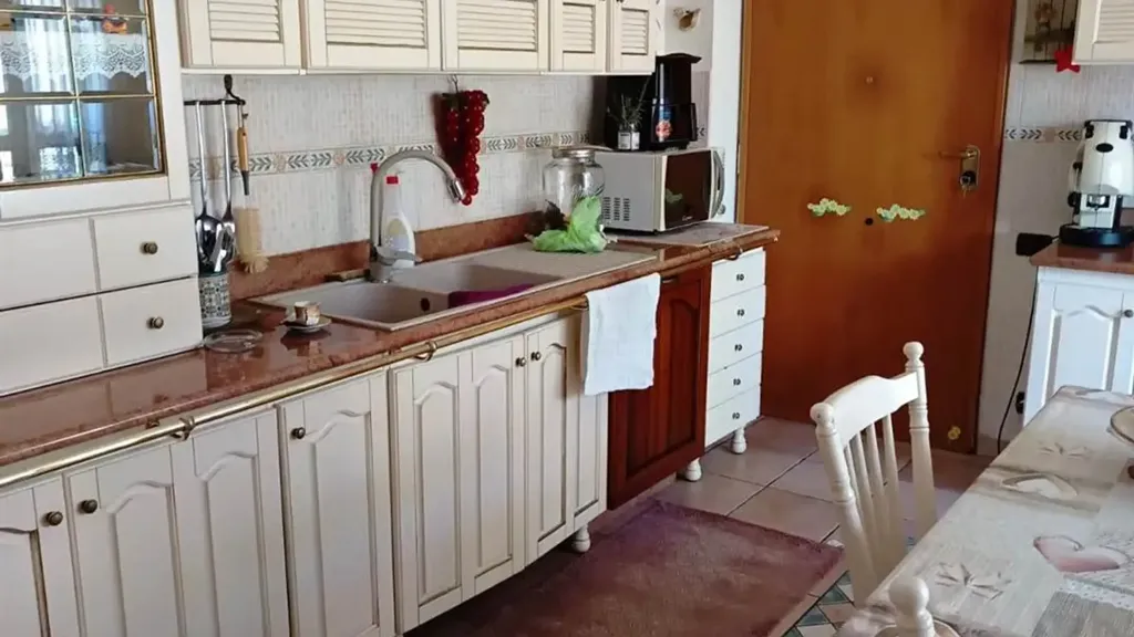 Köök - Two-Level Apartment with Garden in Baronissi