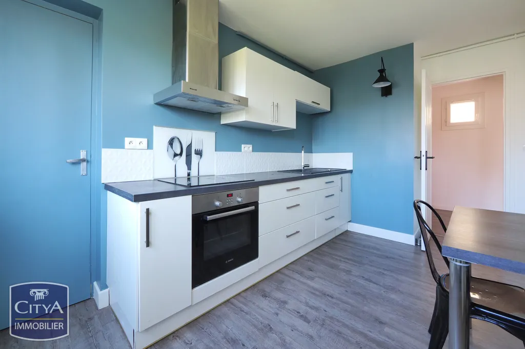 Köök - Renovated Flat with Balcony in Rue Albert 1er