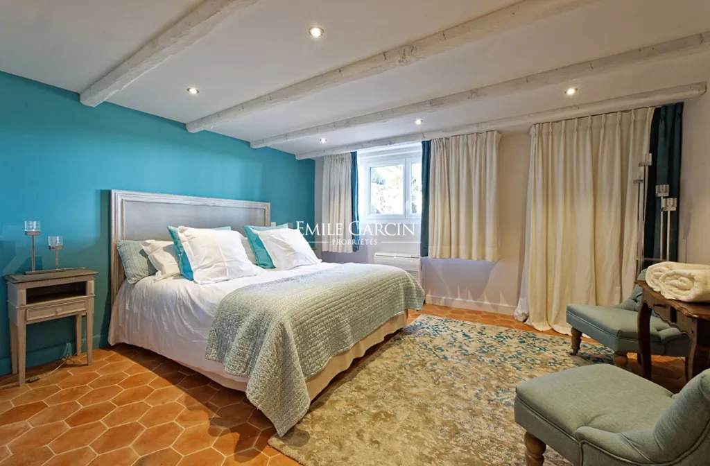 Bedrooms - Luxury Villa with Private Lake in Brignoles