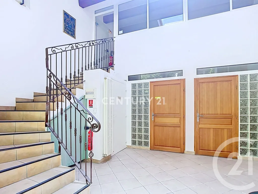 Esik - Duplex Professional Space with Garden in Aubagne