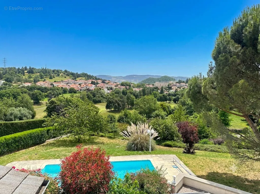 Giardino - House with Golf View and Pool near Saint-Etienne