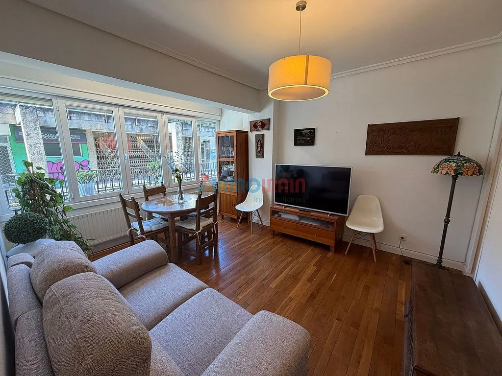 Séjour - Apartment with Balcony in Ordizia