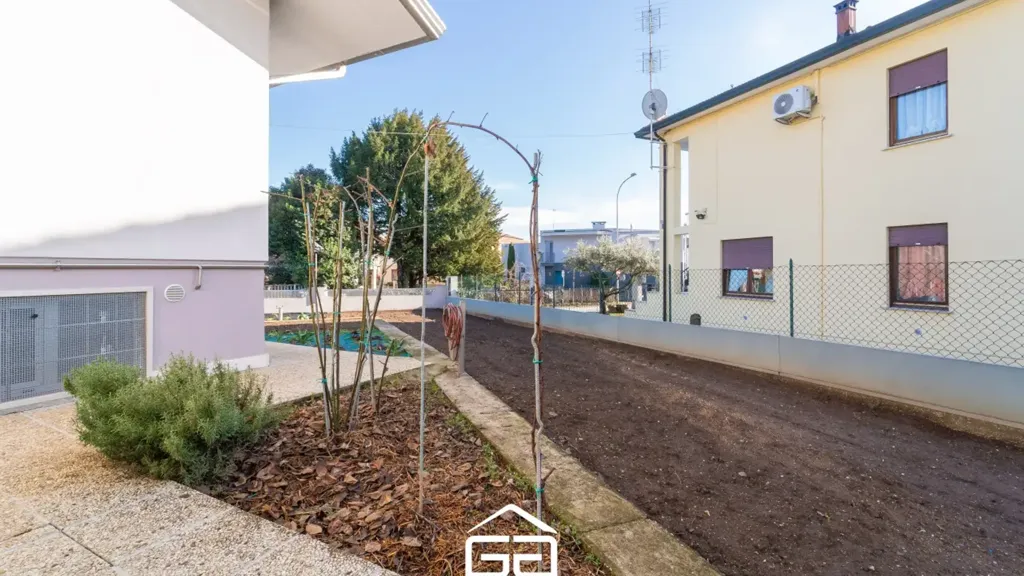 Aed - High-Efficiency Villa with Garden in Malo