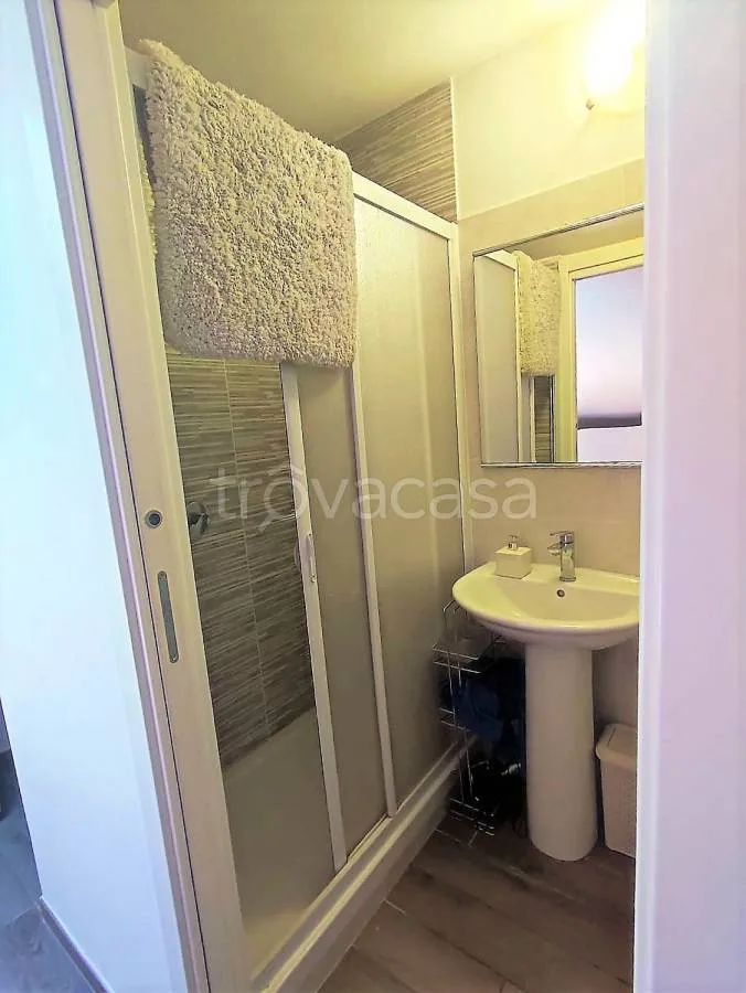 Bathrooms - Panoramic Mansard Apartment in Perugia