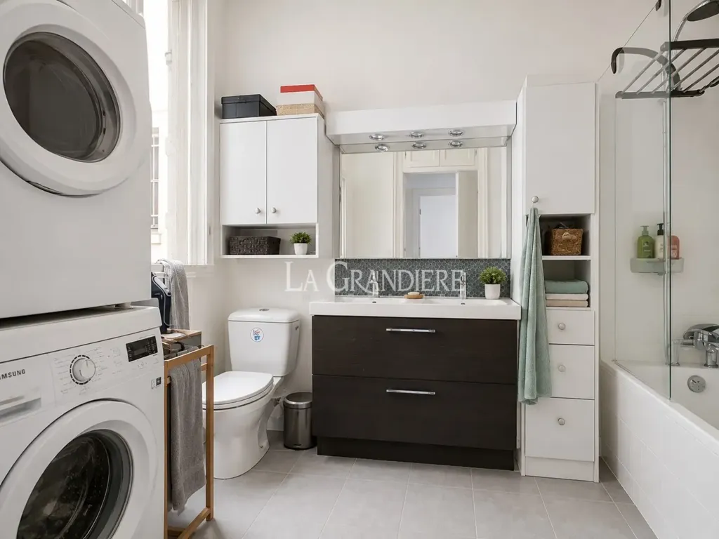 Salles de bain - Appartement Familial avec Vue Tour Eiffel à Passy