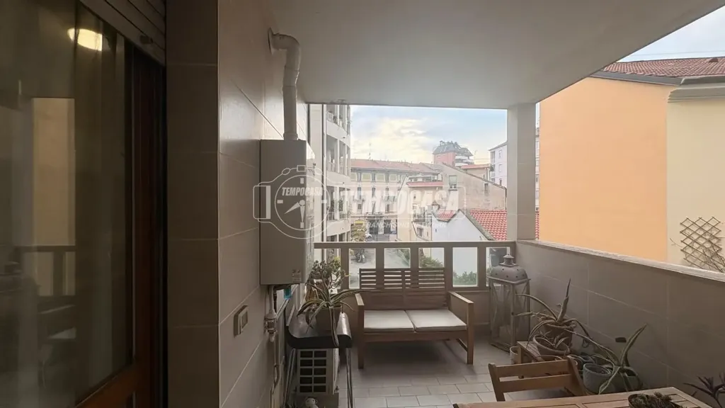 Rõdu - Twin-Storey Apartment with Balcony in Milan