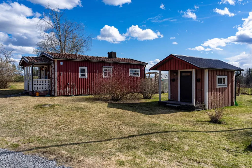 Välivaade - Farm with Land near Ås, Jämtland