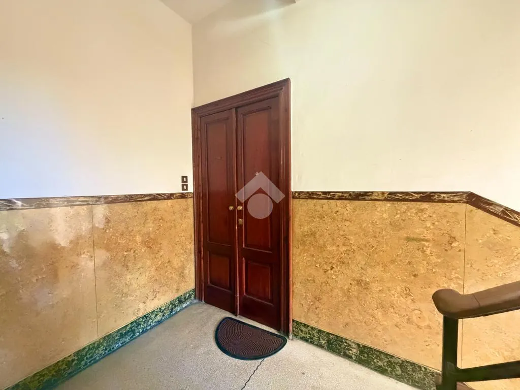 Esik - 3-Room Apartment with Balcony in Broni