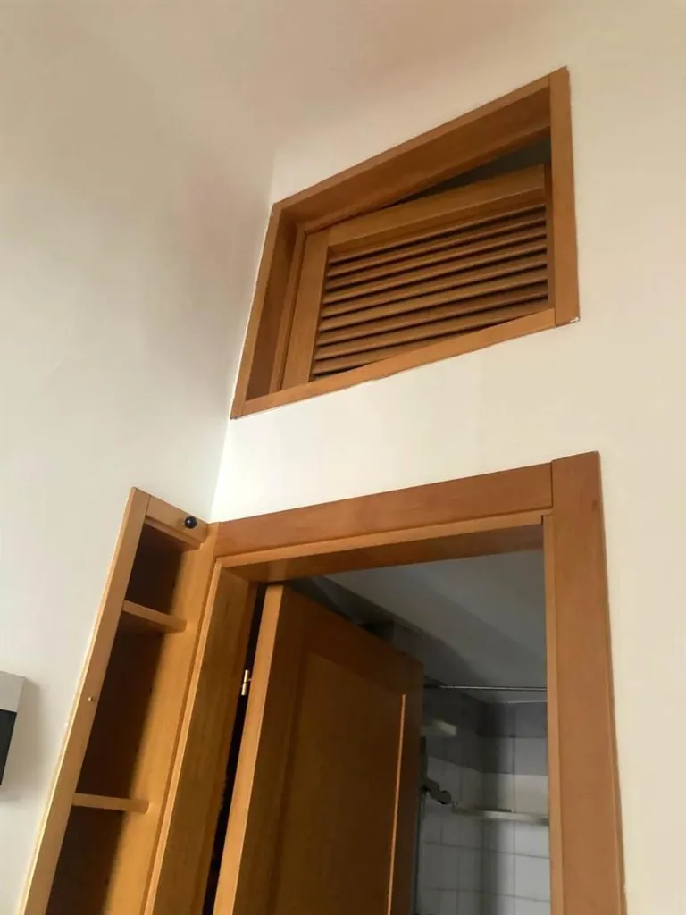 Ingresso - Appartamento ristrutturato con parquet a Ancona