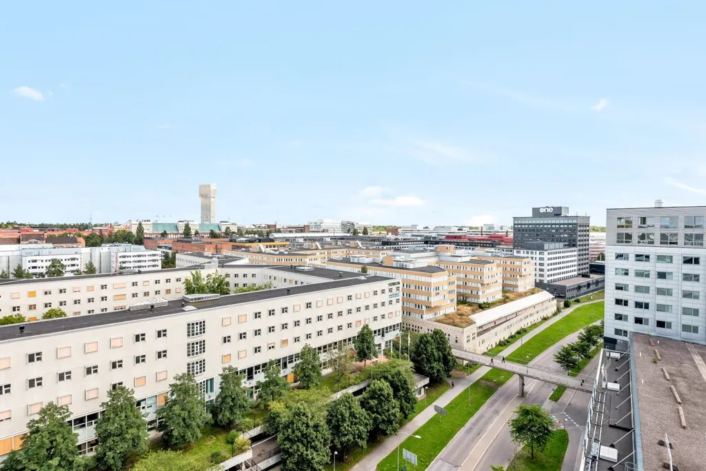 Vue aérienne - Apartment with South-Facing Loggia in Kista