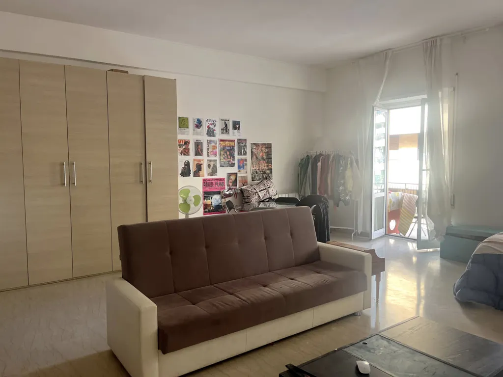 Chambres - Studio Apartment with Balcony in Conca d'Oro, Rome