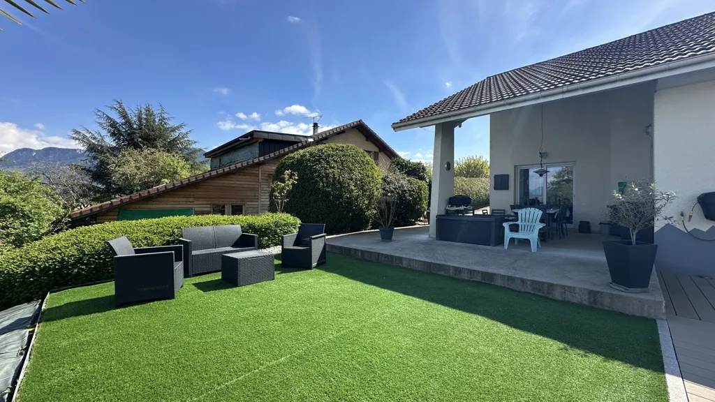 Aed - Villa with Exceptional View in Eteaux
