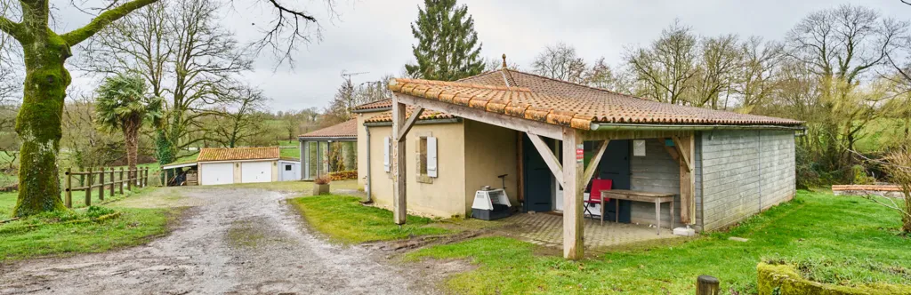 Välivaade - Rural House with Guest Wing in La Verrie
