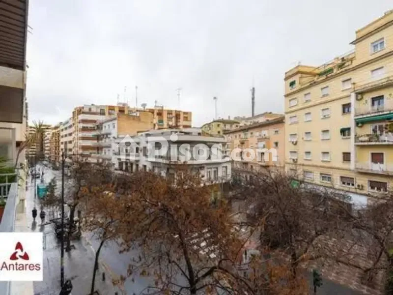 Balcon - Apartment for Renovation in Granada Centre