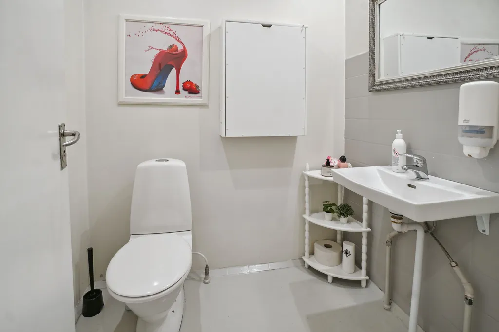 Bathrooms - Restaurant with Sea View in Ellinge Lyng